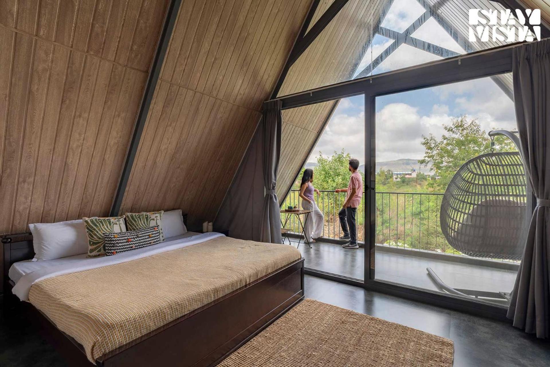 Stayvista'S Celeste Villa - Hill-View Retreat With Infinity Pool ナーシク エクステリア 写真