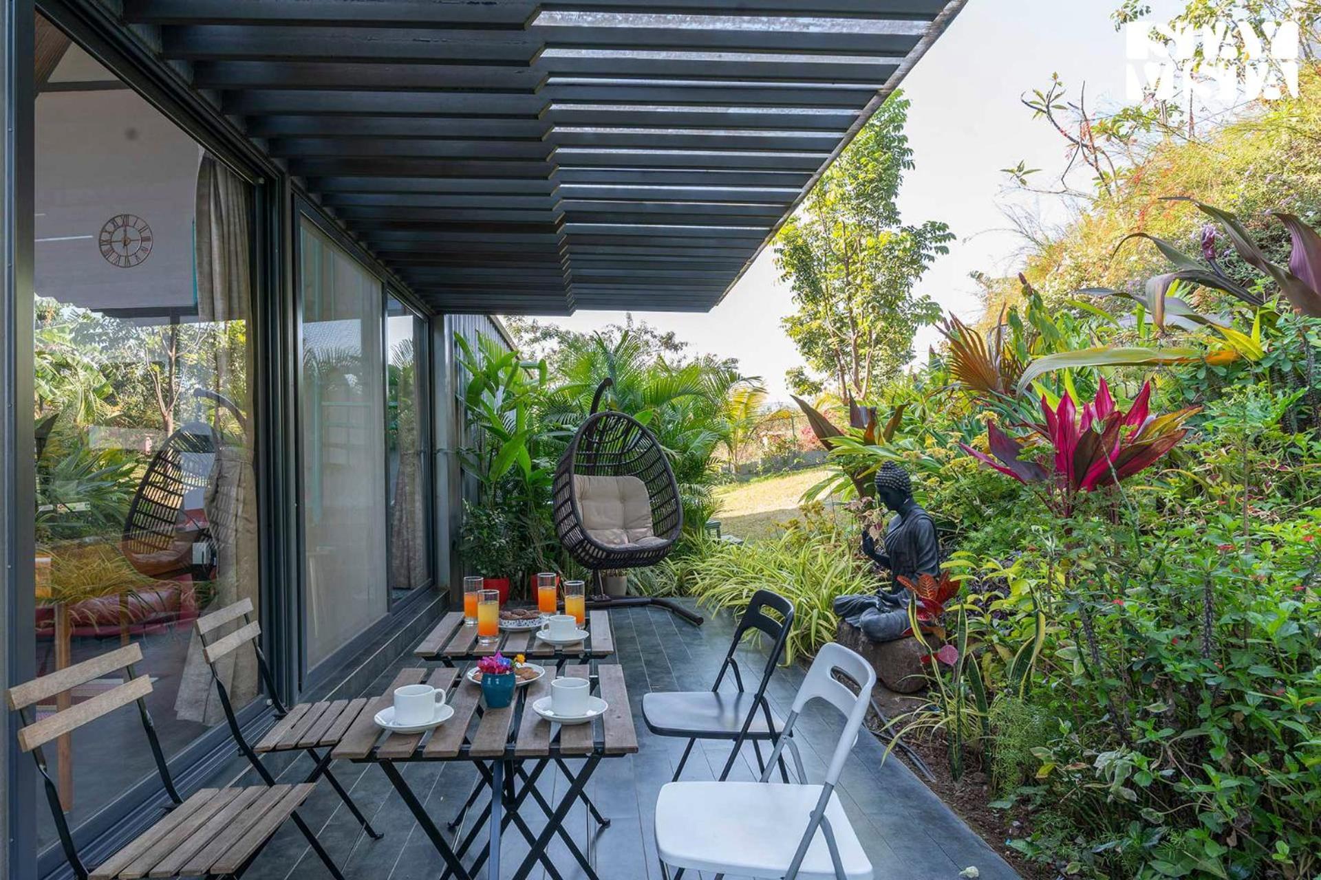 Stayvista'S Celeste Villa - Hill-View Retreat With Infinity Pool ナーシク エクステリア 写真
